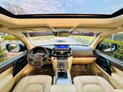 TOYOTA LAND CRUISER GXR 4.6L MODEL 2016 GCC VERY GOOD CONDITION