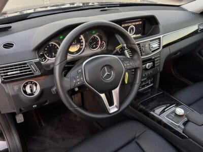 2012 MERCEDES-BENZ E350 V6 NEAT AND CLEAN CAR