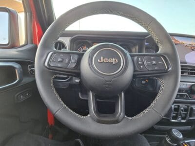 Jeep Gladiator 2025 - Luxury Specs and Excellent condition