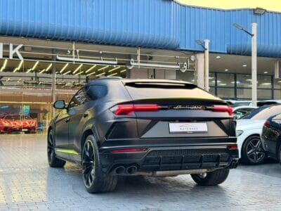 2022 Lamborghini Urus Standard