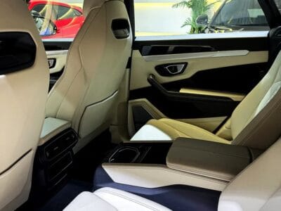 2020 Lamborghini Urus Standard