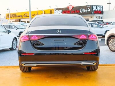 2025 Mercedes-Benz E200 2.0L Inline-4 Turbocharged Gasoline Black Beige