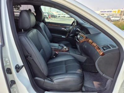 2006 Mercedes-Benz S-Class S 550 in Perfect Condition White Black