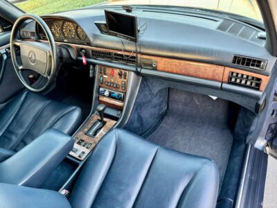1989 Mercedes-Benz 560 SEL 5.6 liters V8 Engine Blue Black