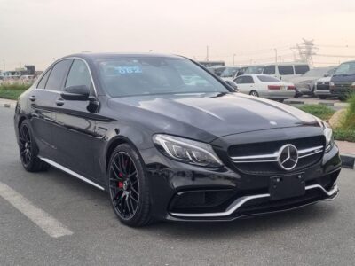 MERCEDES-BENZ C63S 4.0-liter twin-turbocharged V8 Engine BLACK 2016