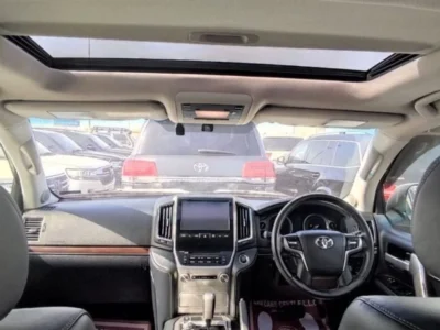 2017 Toyota Land Cruiser 4.5 litre 8 Cylinder Engine RHD White Grey