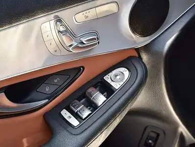 2021 Mercedes-Benz GLC 300 2.0L 4 Cylinder Petrol Automatic Black Tan