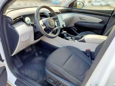 Hyundai Tucson 2.0L 4 Cylinder Petrol 2022 Full Option White Grey