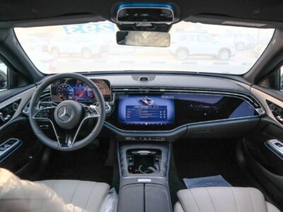 2025 Mercedes-Benz E200 2.0L Inline-4 Turbocharged Gasoline Black Beige