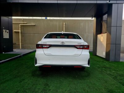 2023 Toyota Yaris SE 1.5 litre V4 Engine White Orange GCC Specs