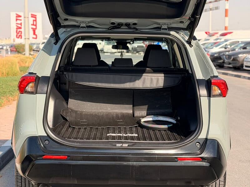 2019 INFINITI QX80 LUXE 4x4 5.6 litre V8 Cylinder Engine White Tan SUV Full Option