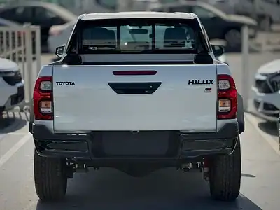 2025 Toyota Hilux GR Sport 4.0L 6 Cylinders Engine White Black GCC Specs