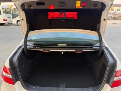 2012 Mercedes-Benz E550 4.6-liter V8 Engine White Black Sedan