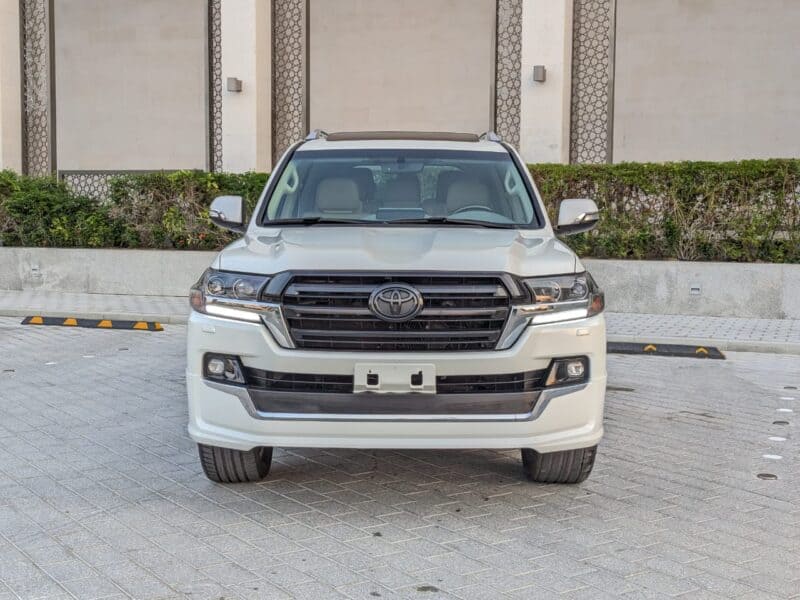 2019 TOYOTA LAND CRUISER GXR GRAND TOURING 4.6L V8 White Beige SUV Full Option