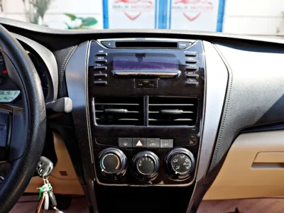 2022 Toyota Yaris MID 4 Cylinders Engine White Beige Sedan GCC Specs