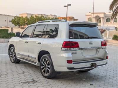 2019 TOYOTA LAND CRUISER GXR GRAND TOURING 4.6L V8 White Beige SUV Full Option