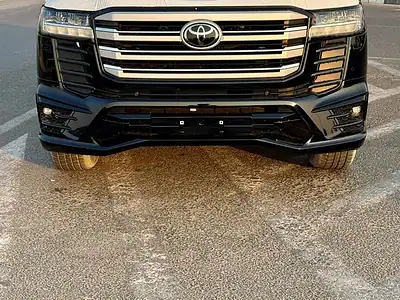 2025 Toyota Land Cruiser GXR 4.0L 6 Cylinder Engine Black Beige SUV GCC Specs