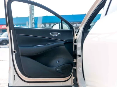 2025 BYD SEALION 06 DM-i Hybrid 4 Cylinder Engine White Black SUV