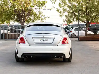 2015 Rolls-Royce Wraith Standard Smooth and powerful V12 White Red Coupe