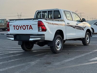 2025 Toyota Hilux GL 2 2.4L 4 Cylinders Engine AWD White Red GCC Specs