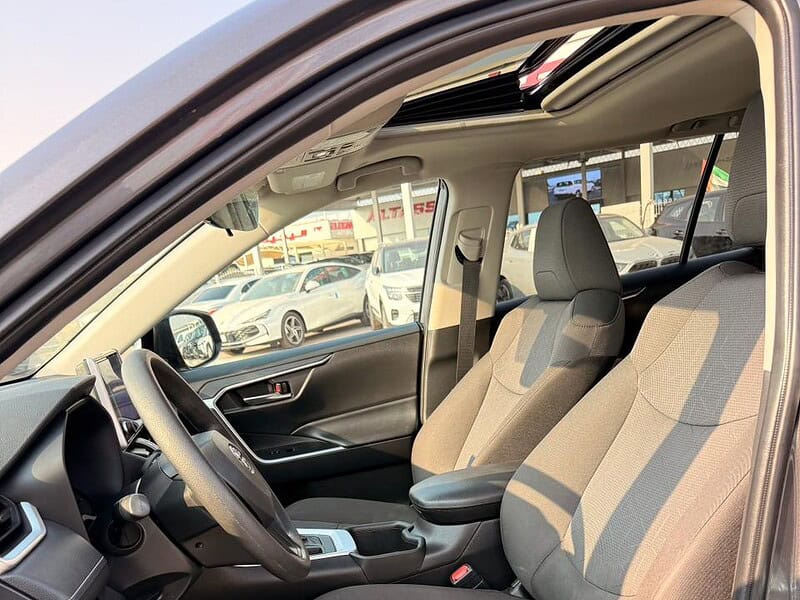 2024 TOYOTA RAV 4 XLE 2.5 liters V4 Cylinder Engine Petrol Grey Black SUV