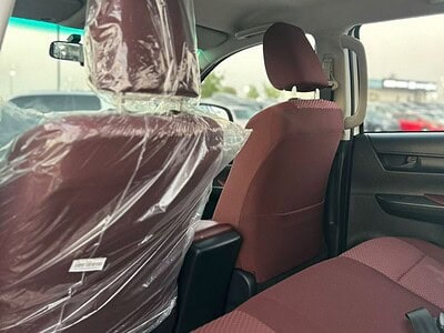 2025 Toyota Hilux DLX BASIC 2.7 4 Cylinder Engine PETROL White Red