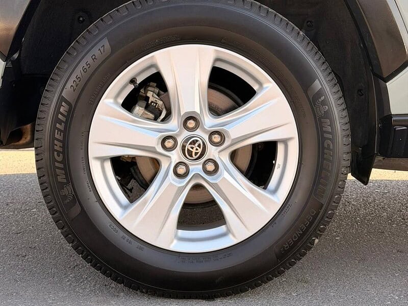 2021 TOYOTA RAV 4 XLE 2.5 L V4 Engine Green Black SUV Full Option