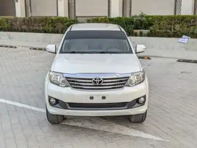 2013 Toyota Fortuner EXR 4 Cylinder Engine White Beige SUV GCC Specs