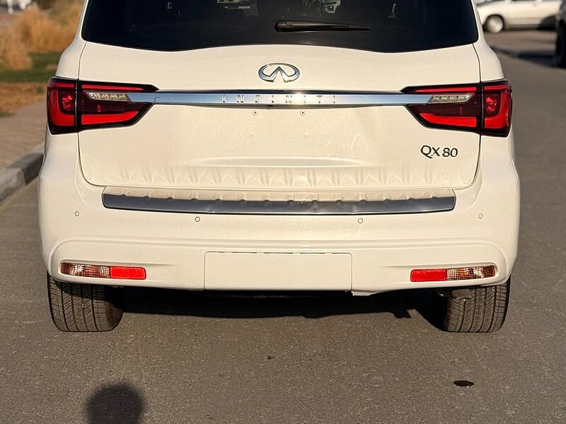 2019 INFINITI QX80 LUXE 4x4 5.6 litre V8 Cylinder Engine White Tan SUV Full Option