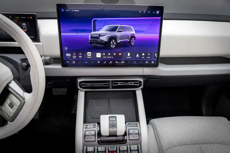 2025 BYD Leopard Titanium 3 4WD Max Electric 450 - 550 KM Beige White SUV