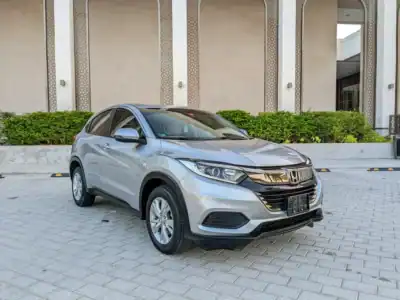 2019 Honda HR-V EX 4 Cylinders Engine Silver Beige SUV GCC Specs