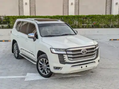 2015 Toyota Land Cruiser GXR TOP 6 Cylinders Engine White Beige SUV GCC Specs