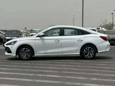 2025 MG MG 5 1.5 L 4 Cylinders Engine White Black Sedan FWD