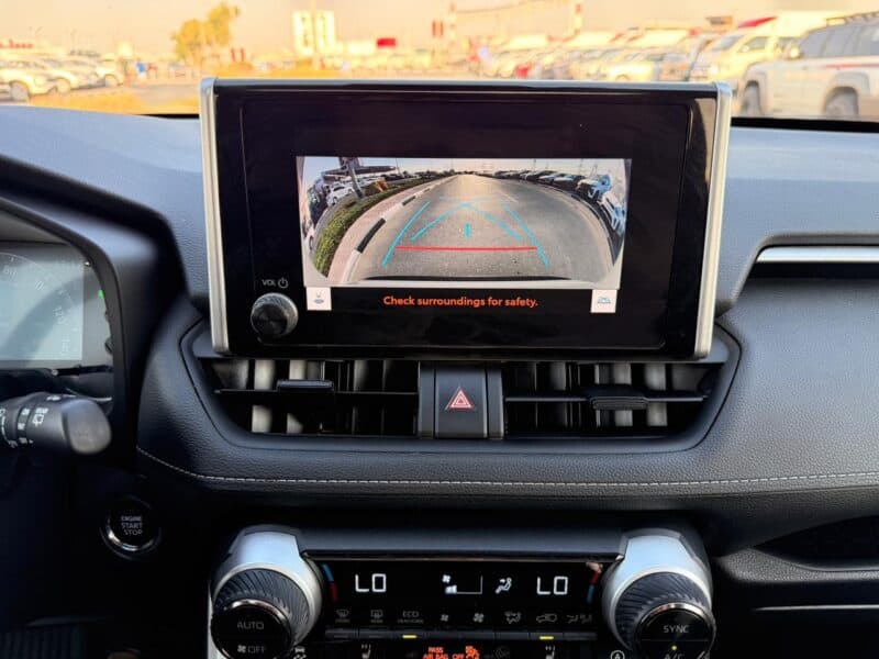 2024 TOYOTA RAV 4 XLE AWD 2.5 litre V4 Cylinder Engine Silver Black SUV