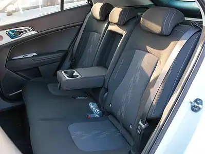 2025 Kia Sportage EX 4 Cylinders Engine White Black SUV GCC Specs