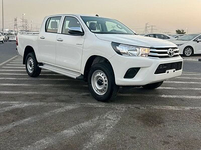 2025 Toyota Hilux DLX BASIC 2.7 4 Cylinder Engine PETROL White Red