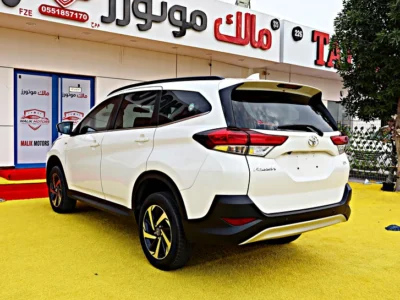 2022 Toyota Rush EX 4 Cylinders Engine White Black SUV GCC Specs