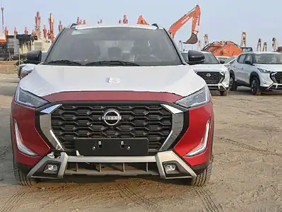 2025 Nissan Magnite SL TURBO CVT 4 Cylinders Engine Red Black SUV