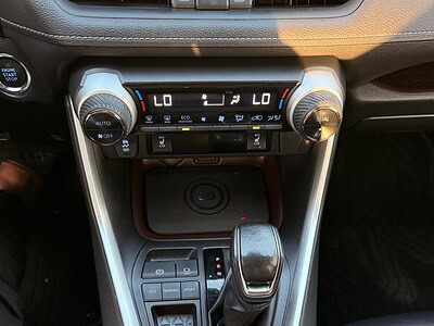 2021 TOYOTA RAV 4 2.0 L V4 Engine White Black SUV Full Option