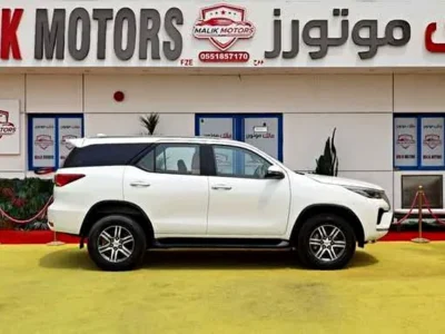 2022 Toyota Fortuner EXR 4 Cylinders Engine White Brown SUV GCC Specs