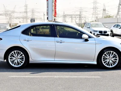 2020 Toyota Camry Grande 6 Cylinders Engine Silver Beige GCC Specs