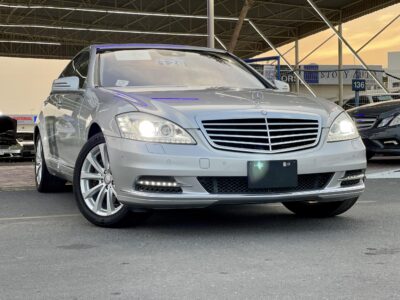 2012 Mercedes-Benz S550L 4.7 litres V8 Engine Petrol Silver Black Sedan