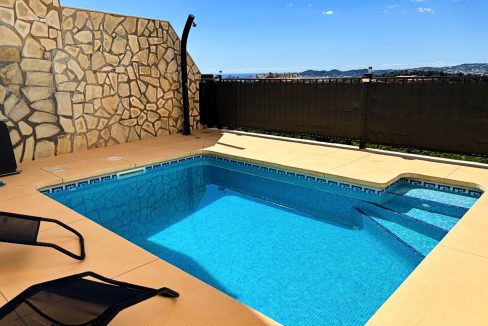 MHH4297 pool med udsigt