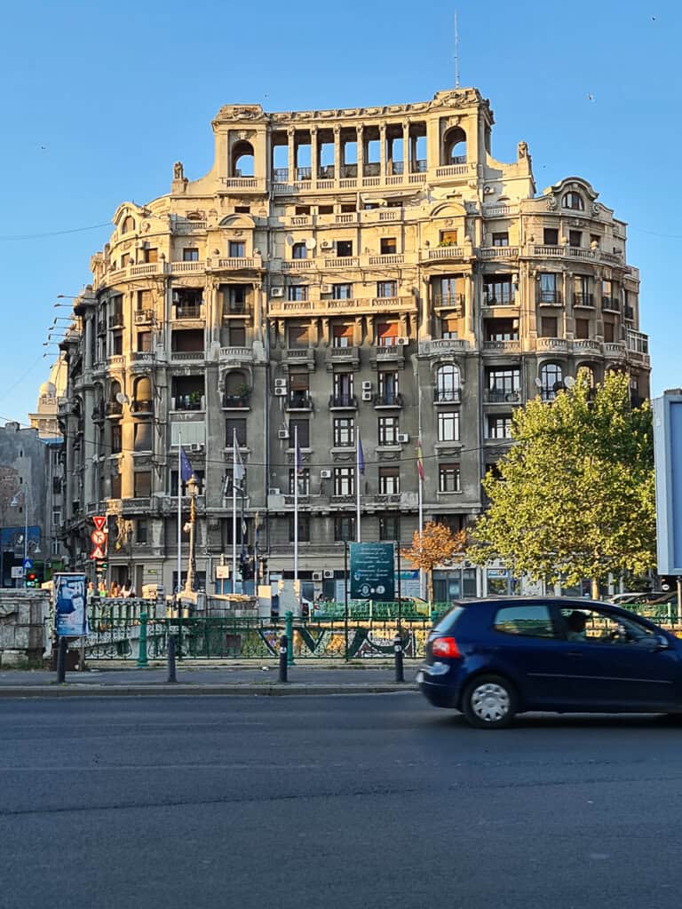 A residential building at Unirii Boulevard