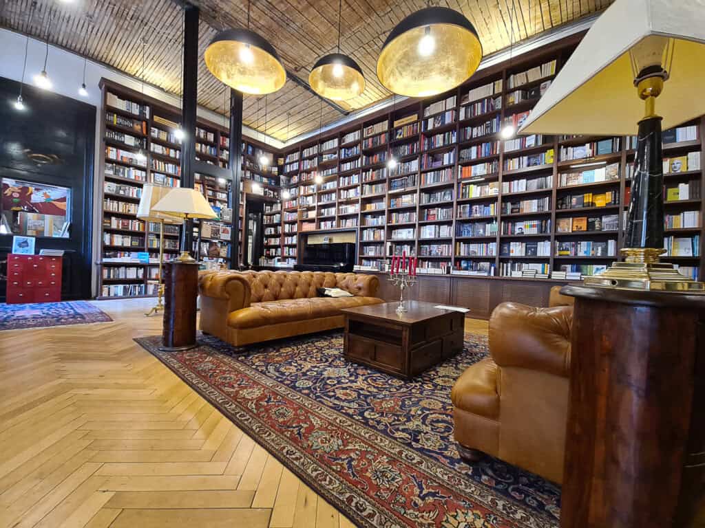 Verona bookstore looks like an aristocratic home