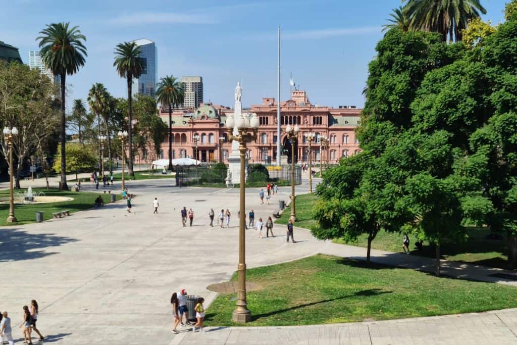 This is the vie of Plaza de Mayo with Casa Rosada from Cabildo. Cabildo is a free museum in Buenos Aires and its terrace is the best viewpoint for taking pictures of Plaza de Mayo.