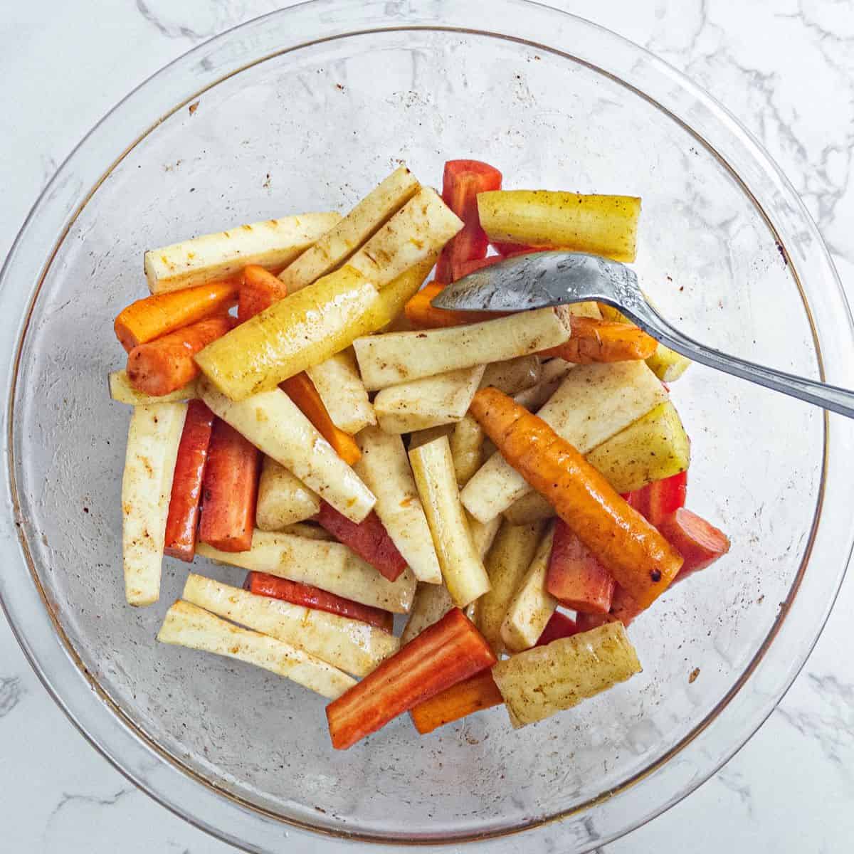 carrots-parsnips-sliced-in-mixing-bowl