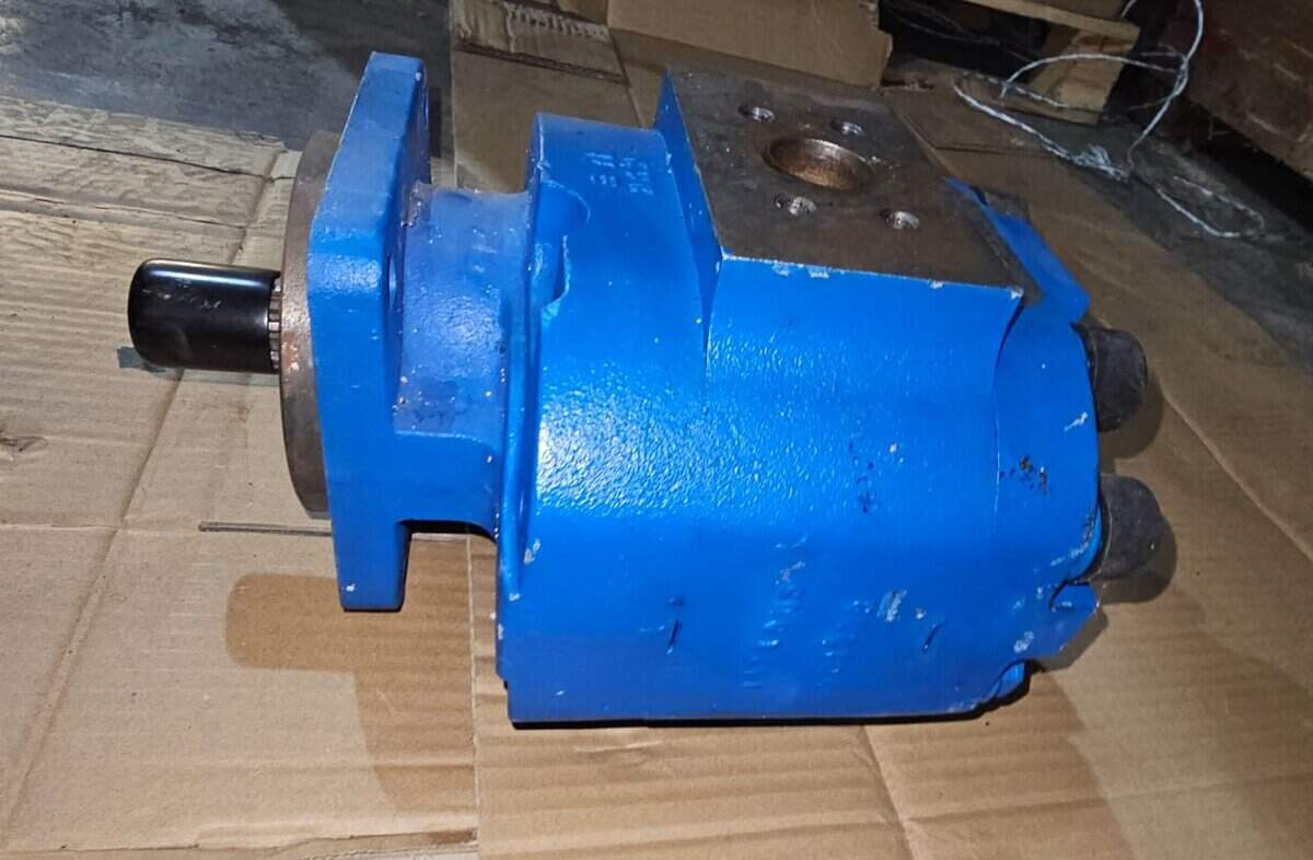 Kit de engranaje industrial azul para maquinaria pesada.