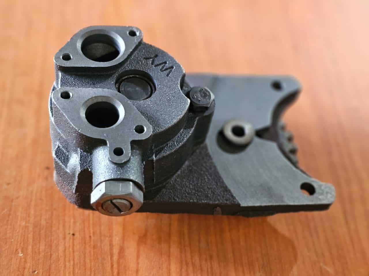 Mecanismo hidráulico para maquinaria pesada, componentes robustos y duraderos, ideal para construcciones y obras civiles, compatible con diversas marcas y modelos en Venezuela.