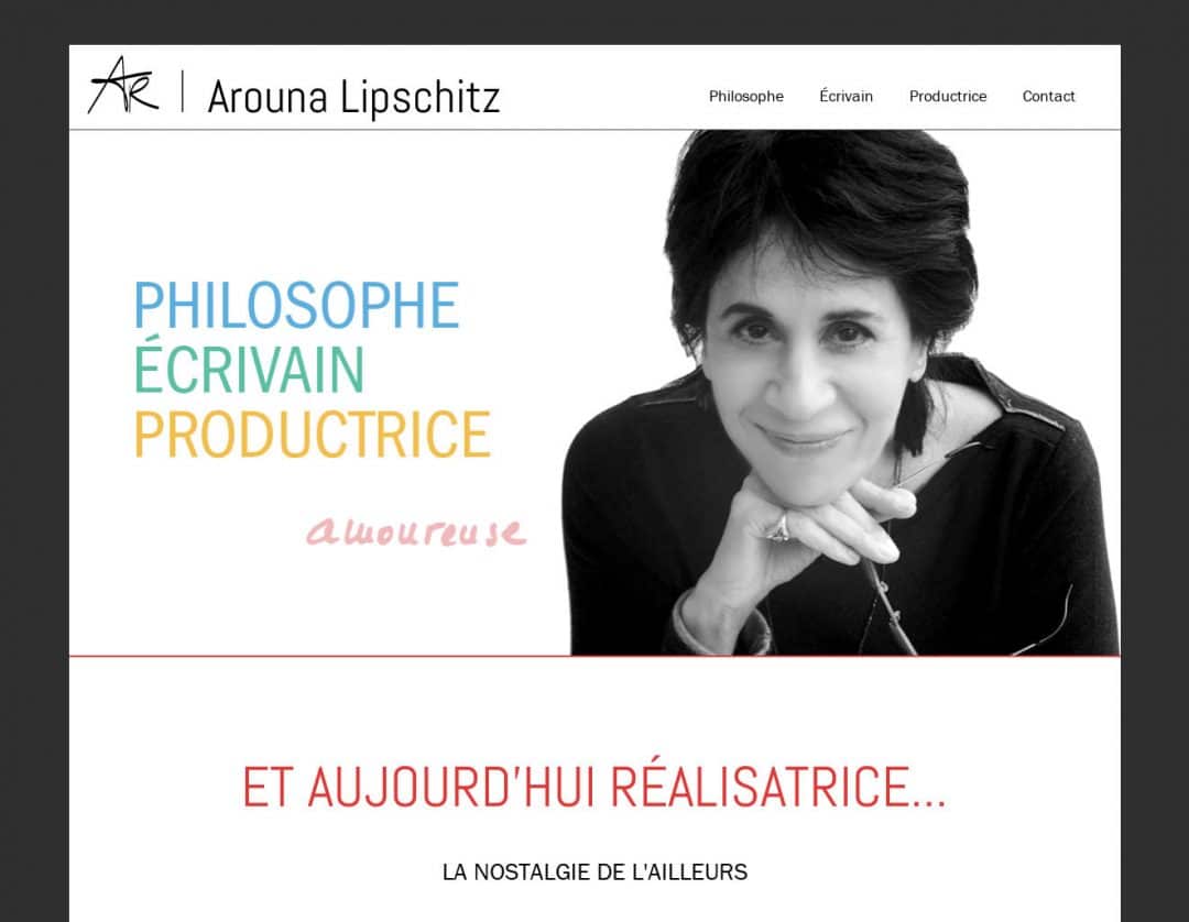 Roue d'écriture avec une femme souriante, représentant philosophe, écrivaine et productrice, sur le site Marelle.eu.